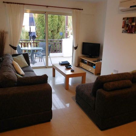 Vanessa 2 Bedroom Apartment Paphos ภายนอก รูปภาพ